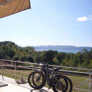 OTOK KRK, PINEZIĆI - Apartman 73 m2 sa pogledom na more