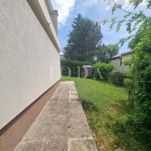 Otok Krk Prizemnica sa garažom i lijepom okućnicom 