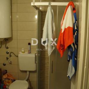 OTOK KRK, RISIKA - Dvojna kuća sa 2 apartmana