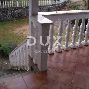 OTOK KRK, RISIKA - Dvojna kuća sa 2 apartmana