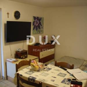 OTOK KRK, RISIKA - Dvojna kuća sa 2 apartmana