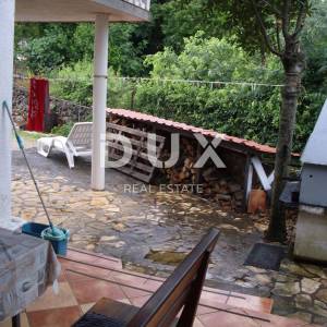 OTOK KRK, RISIKA - Dvojna kuća sa 2 apartmana