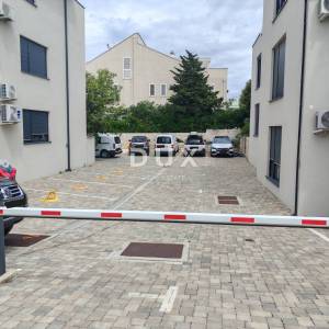 OTOK PAG, MANDRE - Kompletno namješten stan 2. red do mora