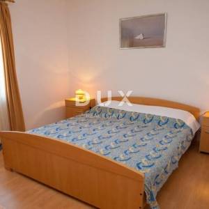 OTOK PAG, PAG - Kuća s 5 apartmana i uhodanim turističkim poslovanjem, 511m2