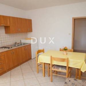 OTOK PAG, PAG - Kuća s 5 apartmana i uhodanim turističkim poslovanjem, 511m2
