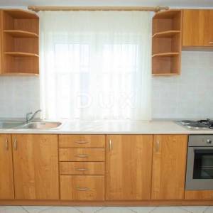 OTOK PAG, PAG - Kuća s 5 apartmana i uhodanim turističkim poslovanjem, 511m2