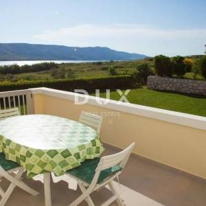 OTOK PAG, PAG - Kuća s 5 apartmana i uhodanim turističkim poslovanjem, 511m2