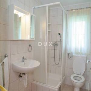OTOK PAG, PAG - Kuća s 5 apartmana i uhodanim turističkim poslovanjem, 511m2