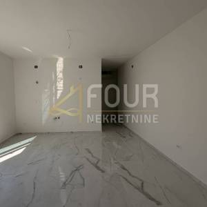 Otok Rab, Banjol, 2s+db, balkon, pogled na more