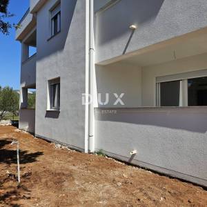 OTOK RAB, BARBAT - 2S+DB u prizemlju novogradnje 70m2