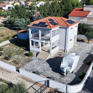 OTOK RAB, BARBAT - Kuća na odličnoj lokaciji 100 m od mora