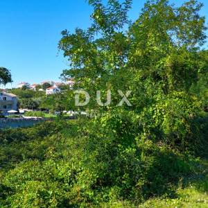 OTOK RAB, LOPAR - Građevinsko zemljište 1042m2 blizu centra 