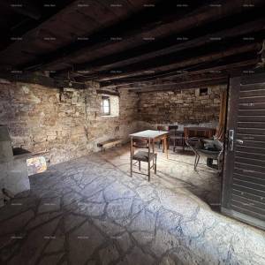 Pazin – stara kamena kuća u srcu Istre, 79 m²