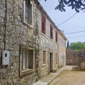 PELJEŠAC, DONJA BANDA - Kuća u nizu za adaptaciju