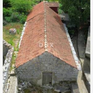 PELJEŠAC, DONJA BANDA - Samostojeća kuća za adaptaciju
