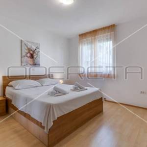 Petrčane - Kuća s 10 etažiranih apartmana, 100m od mora