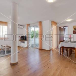 Petrčane - Kuća s 10 etažiranih apartmana, 100m od mora