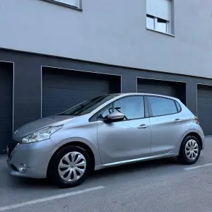 PEUGEOT 208 //181tkm//prvi vlasnik//HR auto//klima//odličan//