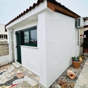 Pješčana Uvala – Kuća s bazenom i zasebnim apartmanom, pogled na more, 300 m od plaže