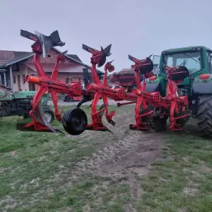 Plug Kuhn 4 brazde