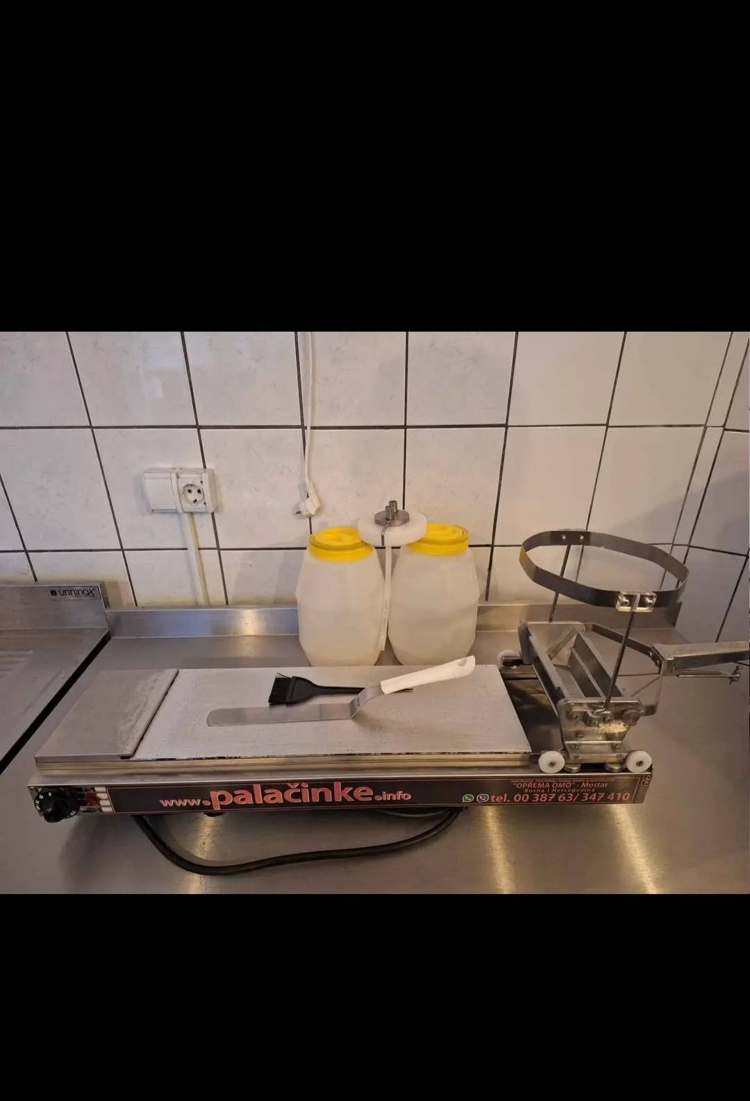 Poluautomatski aparat za palačinke