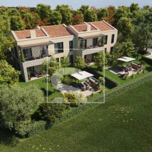 Poreč, 2soban stan na prvom katu novogradnje, 4 km do mora