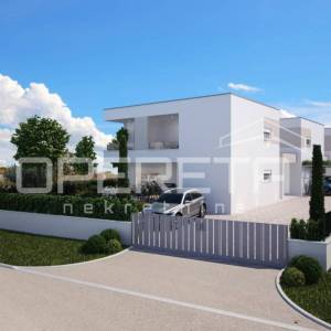 Poreč okolica – moderna kuća u roh-bau fazi, mirna lokacija