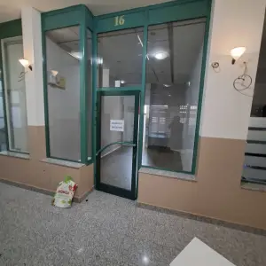 Poslovni prostor 20 m2 iznajmljujem