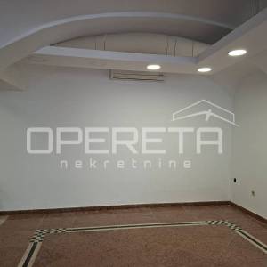 Poslovni prostor za najam u srcu barokne jezgre grada (74,31 m2)