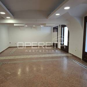 Poslovni prostor za najam u srcu barokne jezgre grada (74,31 m2)