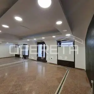 Poslovni prostor za najam u srcu barokne jezgre grada (74,31 m2)