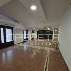 Poslovni prostor za najam u srcu barokne jezgre grada (74,31 m2)