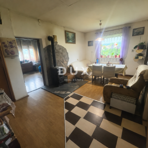 PREGRADA, PREGRADA -  Kuća s velikim potencijalom i okućnicom od 748 m²