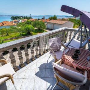 Preko | Apartmanska kuća s 5 jedinica, 500 m od mora