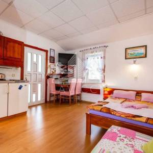 Preko | Apartmanska kuća s 5 jedinica, 500 m od mora