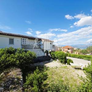 Preko | Apartmanska kuća s 5 jedinica, 500 m od mora
