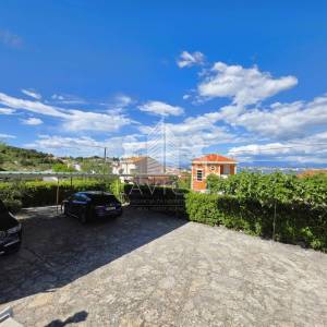 Preko | Apartmanska kuća s 5 jedinica, 500 m od mora