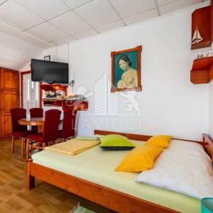 Preko | Apartmanska kuća s 5 jedinica, 500 m od mora