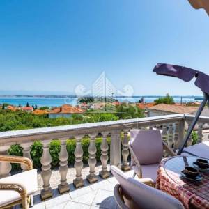 Preko | Apartmanska kuća s 5 jedinica, 500 m od mora