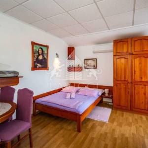 Preko | Apartmanska kuća s 5 jedinica, 500 m od mora