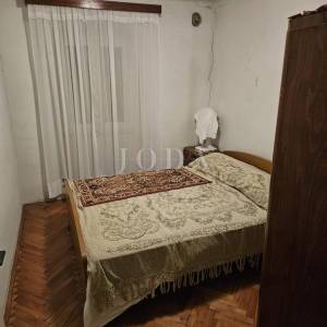 PRILIKA!Tradicionalna istarska kuća s velikim građevinskim zemljištem,Labin okolica