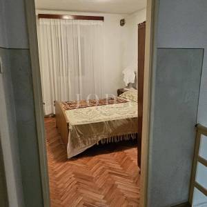 PRILIKA!Tradicionalna istarska kuća s velikim građevinskim zemljištem,Labin okolica