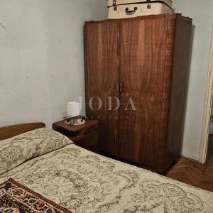 PRILIKA!Tradicionalna istarska kuća s velikim građevinskim zemljištem,Labin okolica