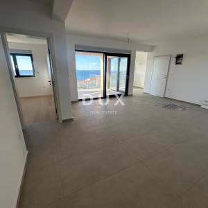 PRIMOŠTEN, DOLAC – Stan s najljepšim pogledom na more!