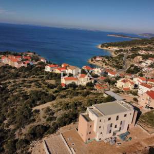 PRIMOŠTEN, DOLAC – Stan s najljepšim pogledom na more!