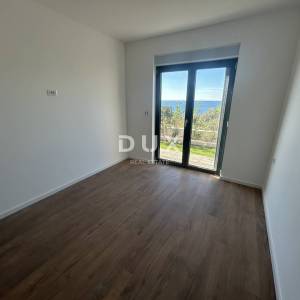 PRIMOŠTEN, DOLAC – Stan u prizemlju novogradnje s vrtom, top pogled