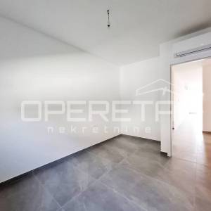 USELJIVO! Privlaka/Zadar - Penthouse A002, 70m od mora