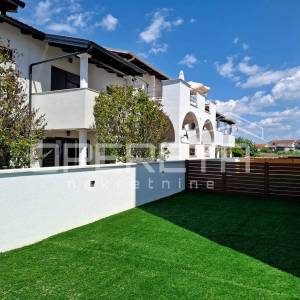 USELJIVO! Privlaka/Zadar - Penthouse A002, 70m od mora