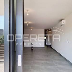 USELJIVO! Privlaka/Zadar - Penthouse A002, 70m od mora