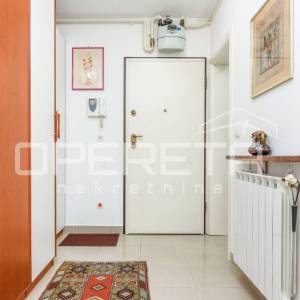 PRODAJA, 4-SOBAN STAN, ATRAKTIVNA LOKACIJA - JARUN, 97 m2 (stan 86,5 m2 + garažn